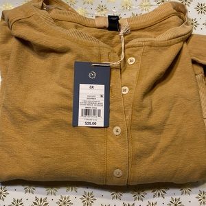 NWT Universal Thread Gold Henley Top
Women Cropped Raw Hem Ribbed Soft & Comfy